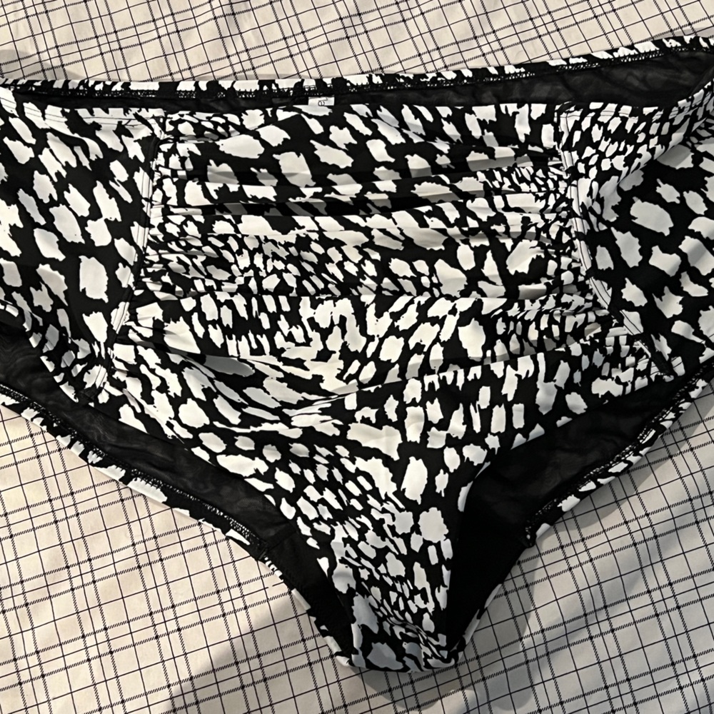 Leopard print bikini bottom